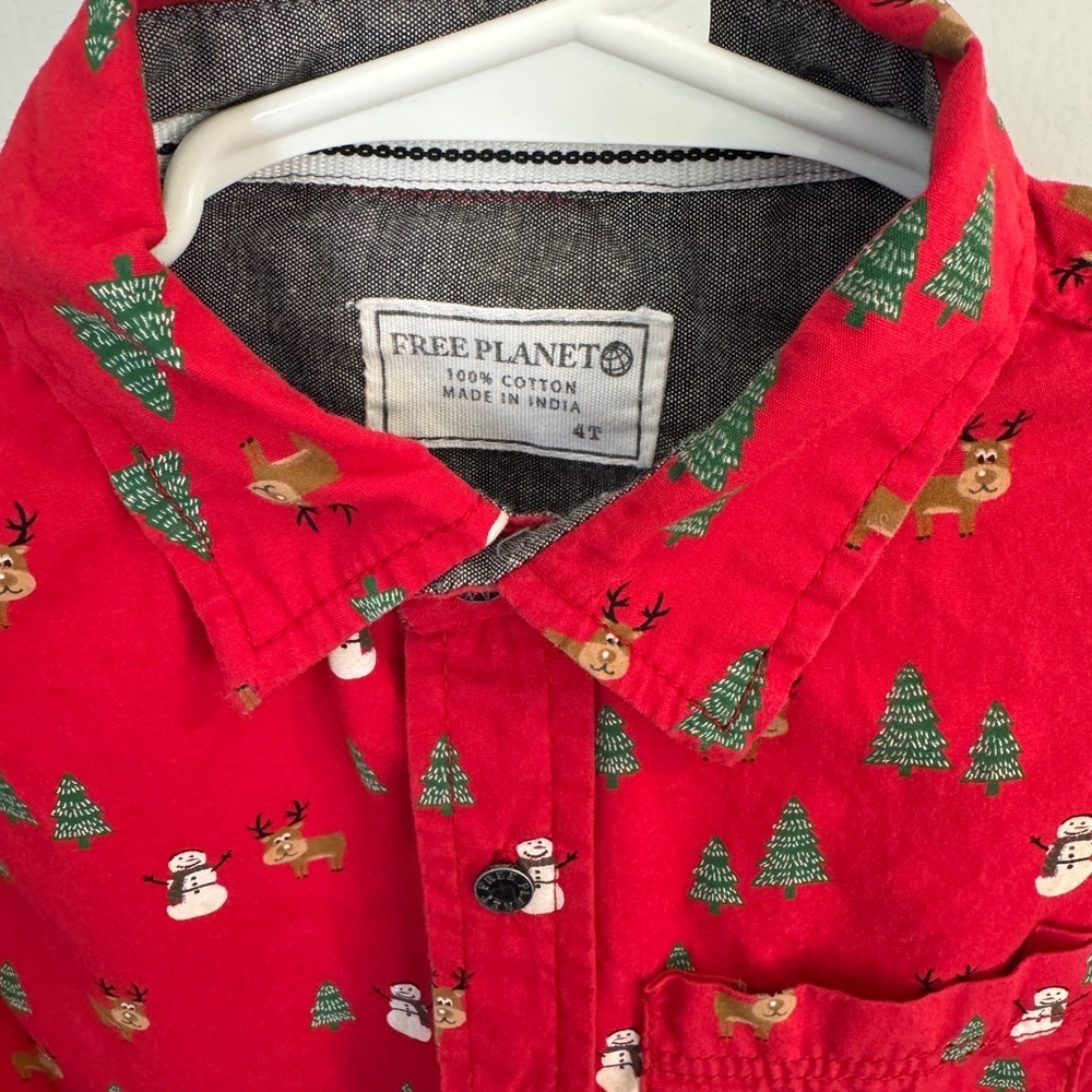 🎄❄️ Kids Holiday Button-Down Shirt 4T | Free Planet 🤍✨ - Picture 2 of 7